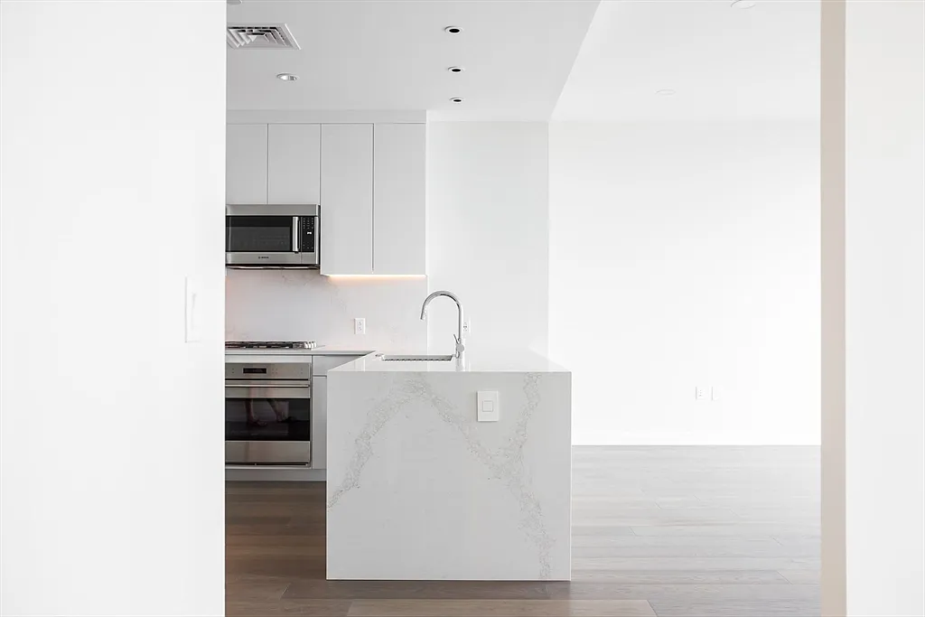Building Photo - 188 Brookline Ave #24B