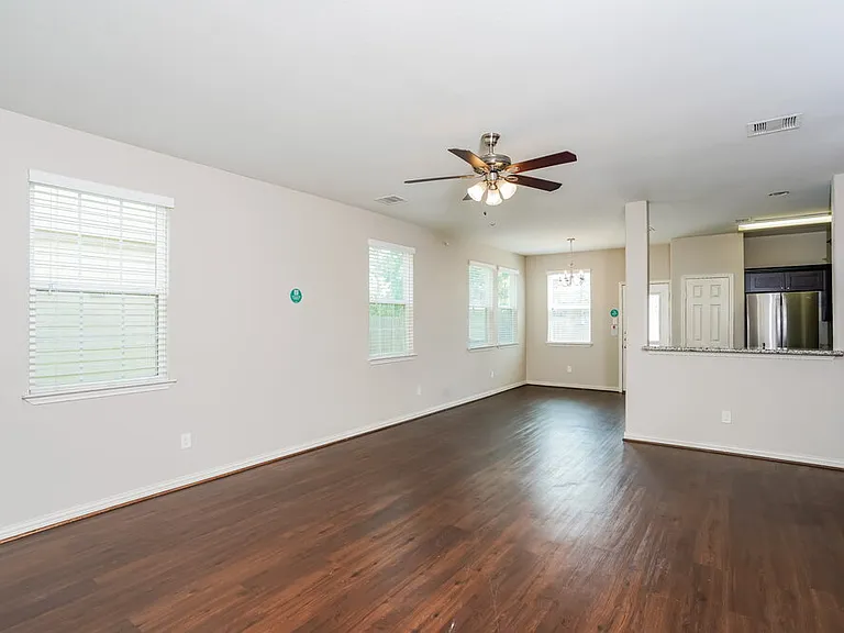 2726 Mesquite Ridge Dr — Photo 5