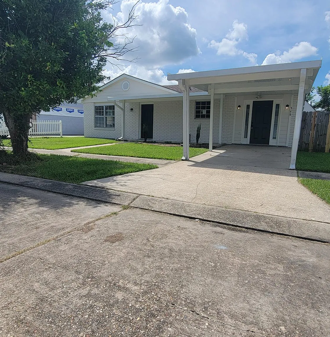 4 bed, 2050 sqft, $1,690 — Photo 1