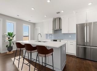 267 Old Colony Ave #507, Boston, MA 02127