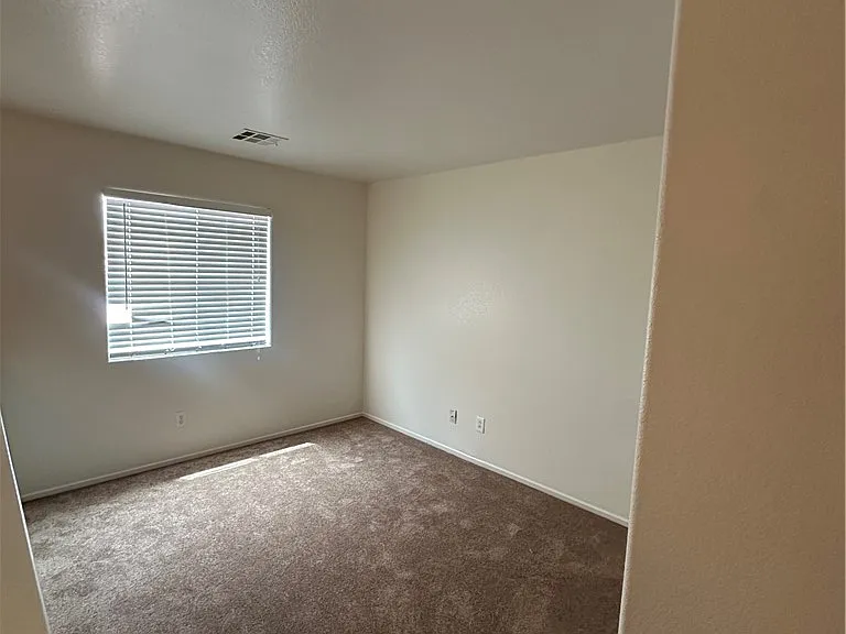 2844 Woodland Park Ave — Photo 14