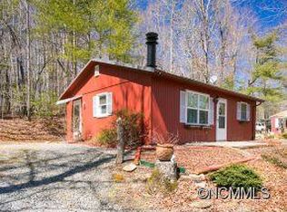 3 Pine Rd, Rosman, NC 28772
