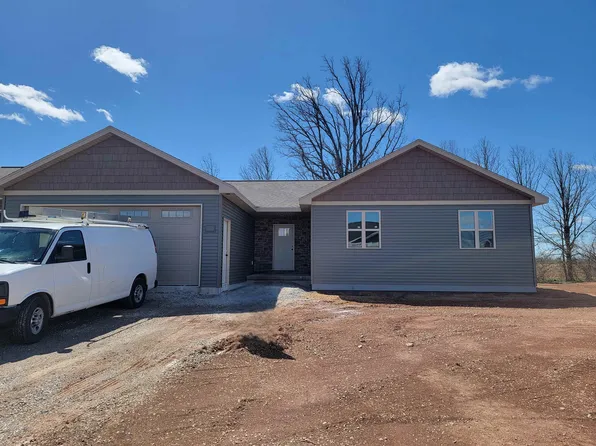 2211 White Dove Ln, Kaukauna, WI 54130