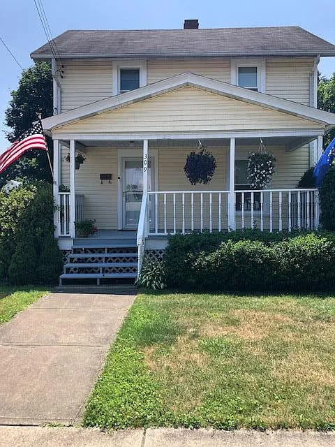 309 Mary St photo 1