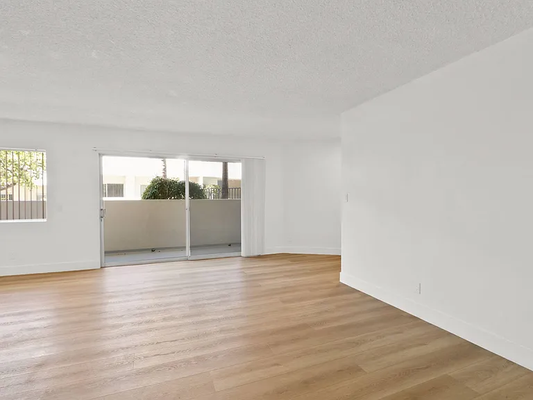 343 Palos Verdes — Photo 31