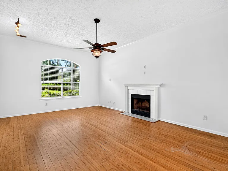 6523 Concord Rd — Photo 4
