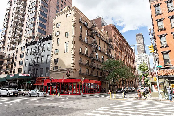 Sold by Sotheby's International Realty | media 12