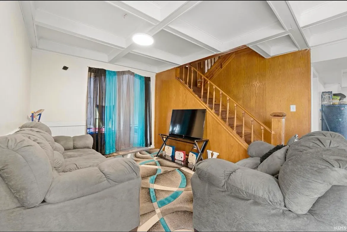 4 bed, 1627 sqft, $1,900 — Photo 4
