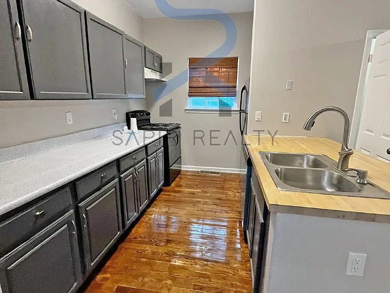 221 Fletcher St SW — Photo 9