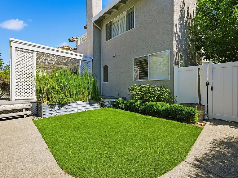 4125 Fireside Ct — Photo 42