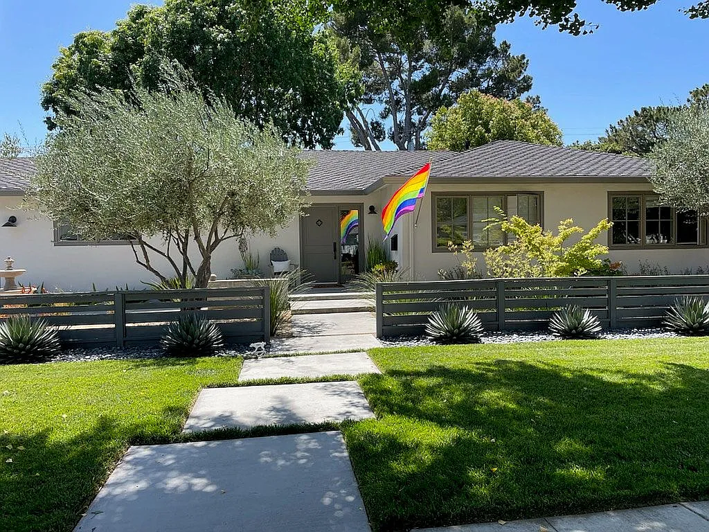 2747 Cardinal Ln photo 1