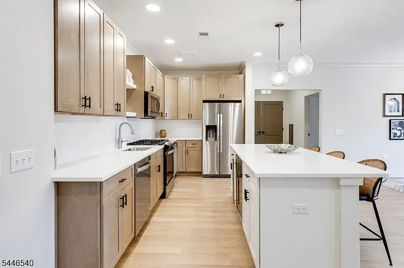 2 bed, 2.0 bath, $4,500 — Photo 3