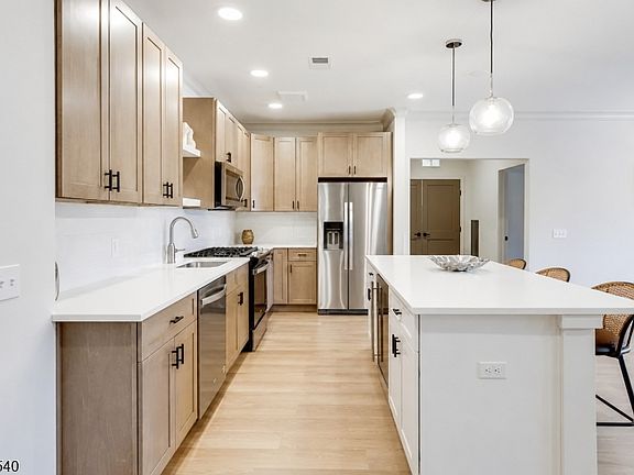 3rd image of 440 North Ave #3B