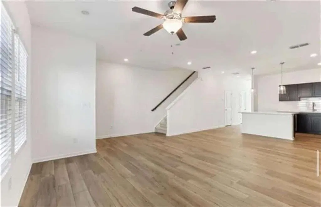 3 bed, 2.5 bath, 1507 sqft, $2,150 — Photo 4