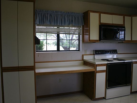 3rd image of 2834 S State Hwy #83