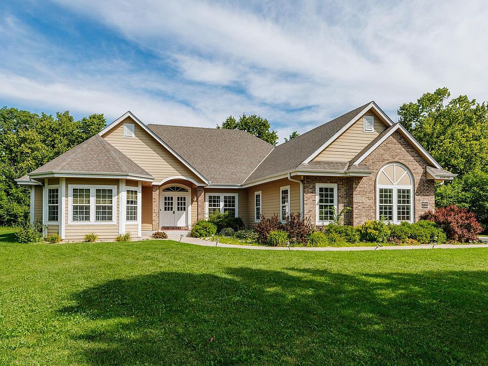 1st image of W209N11385 Reger COURT