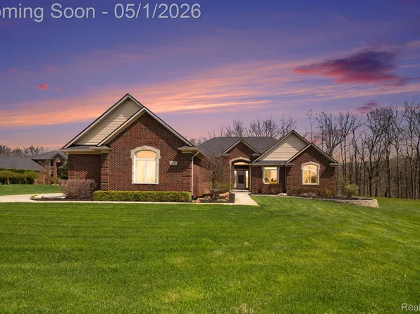 4912 Rosy Dr, Leonard, MI 48367
