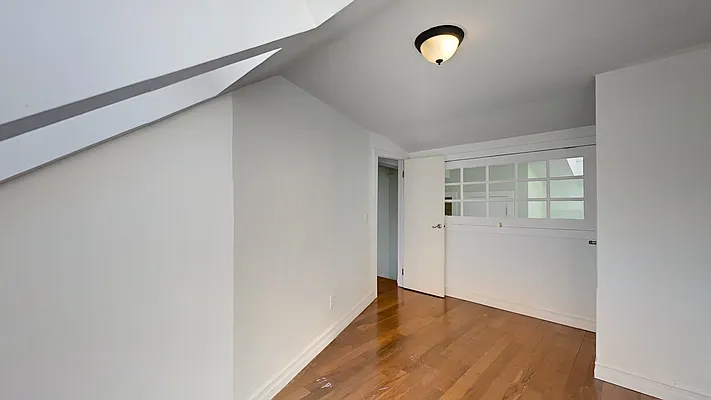 Rented by Charles Coutinho LLC | media 27