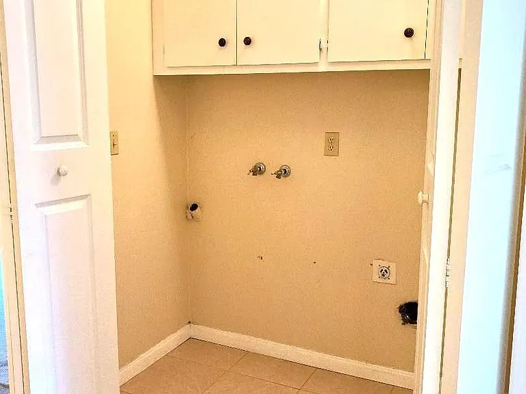 708 Court Ln — Photo 12