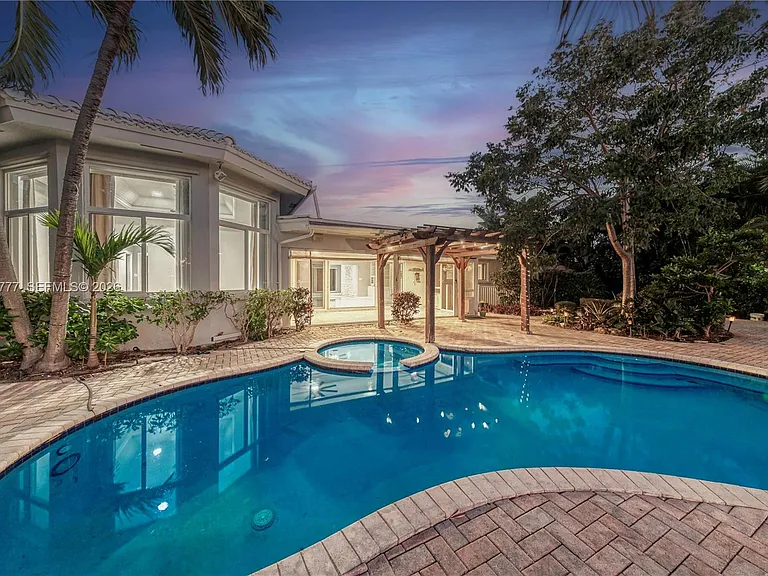 2801 Coral Shores Dr — Photo 25
