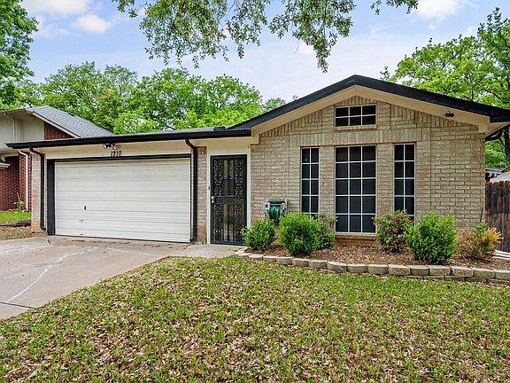 3rd image of 1210 Cardinal Oaks Dr