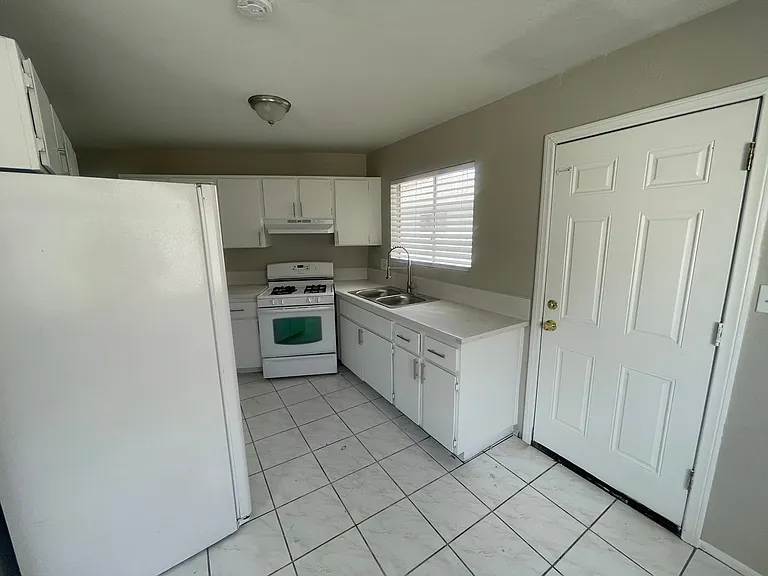 4880 Pancho Villa Dr — Photo 2