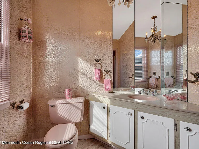 7 Howell Ave — Photo 19