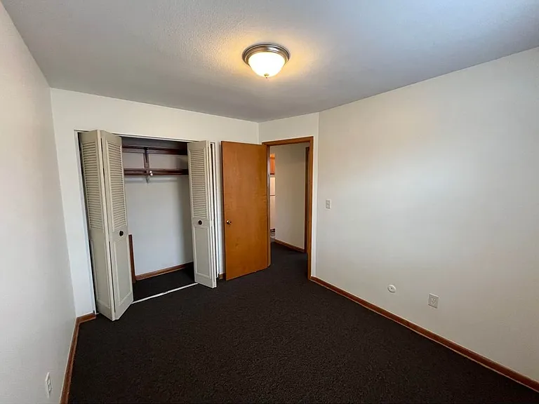 1310 Maryland Ave E — Photo 9