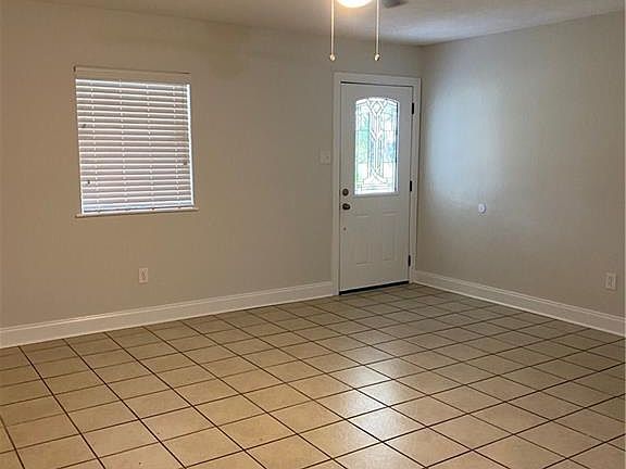 5th image of 221 Concord Dr