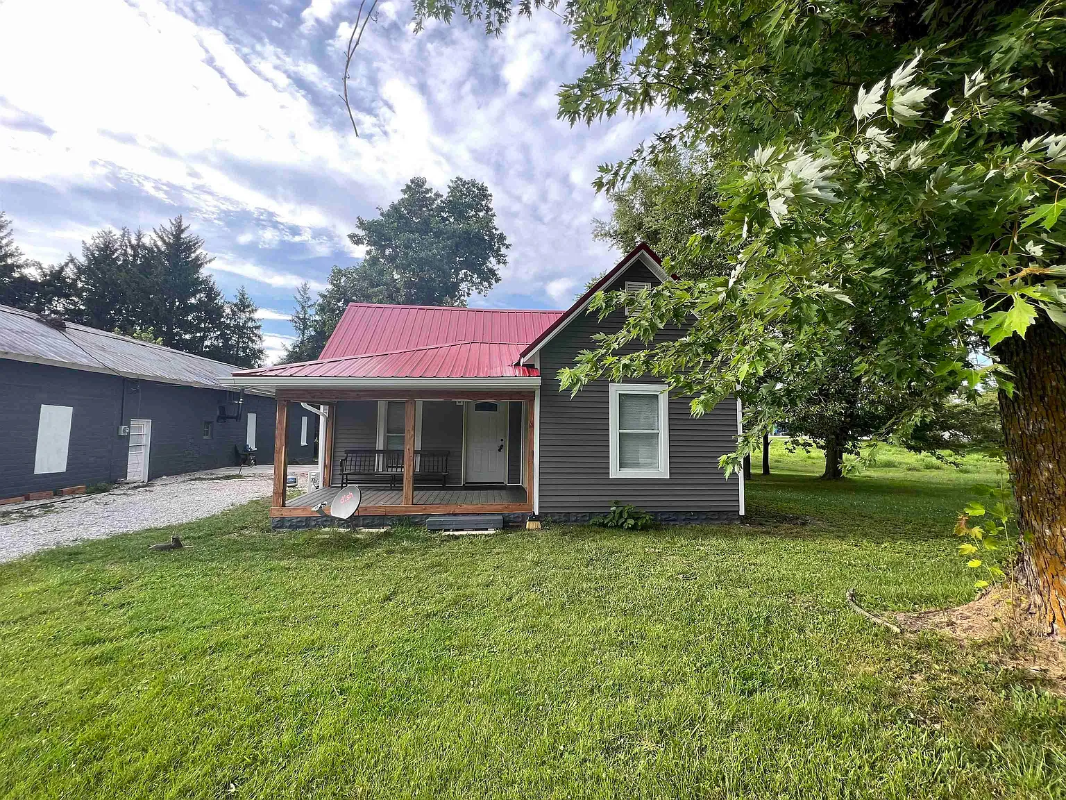 405 E Frank St photo 1