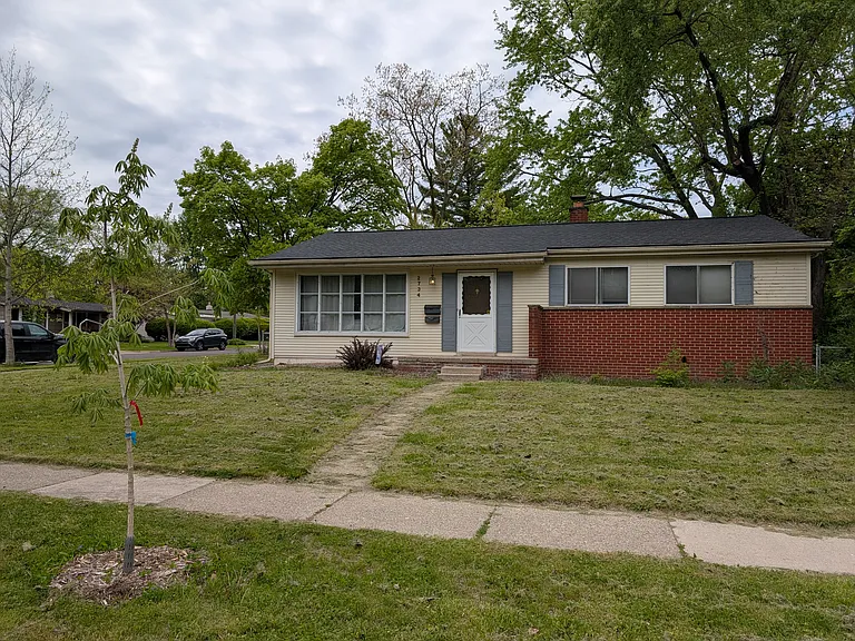 2734 Hampshire Rd — Photo 1