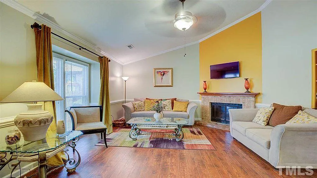 3 bed, 1320 sqft, $1,850 — Photo 3
