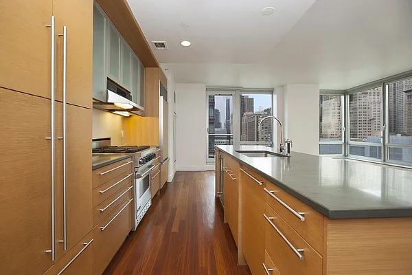 Sold by Compass | media 18