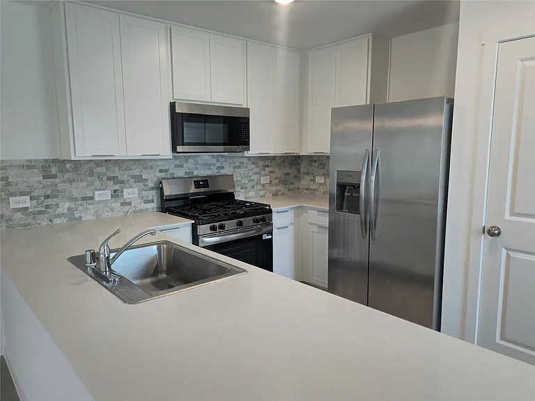 1600 Baron Ln — Photo 4