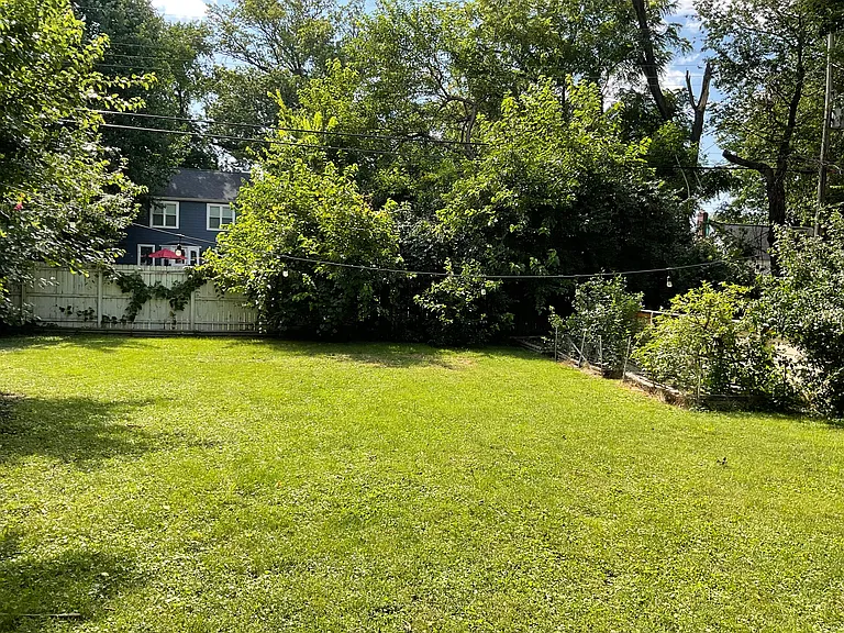 122 Bonner Ave — Photo 22
