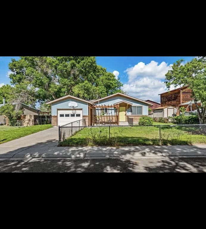 647 Hudson Bay Ct - Property Image
