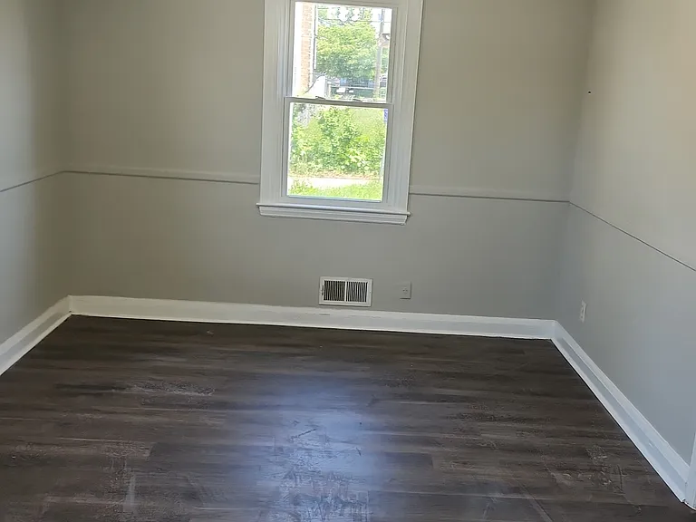 5425 Crismer Ave — Photo 7