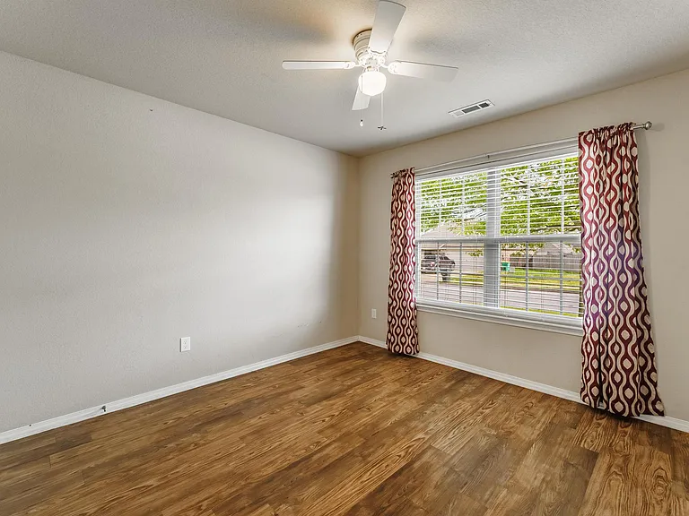 530 Lasso Ln — Photo 20