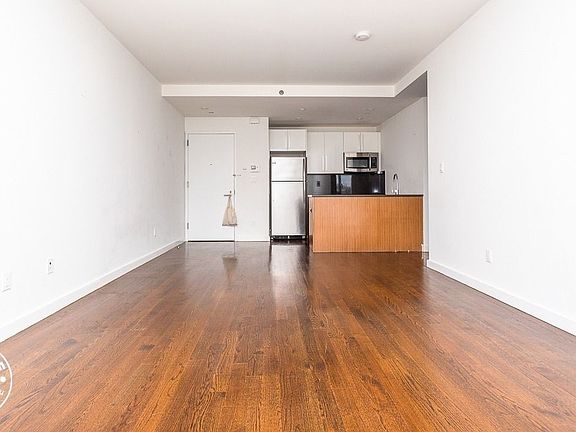 3rd image of 1209 Dekalb Ave APT 511