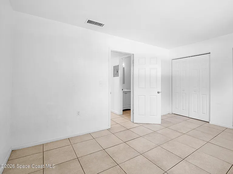 89 NW Irwin Ave #7 — Photo 8