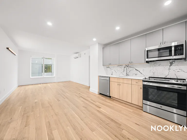 45 Lenox Rd #4D — Photo 5