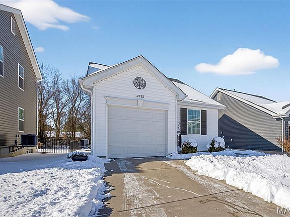3rd image of 2288 Windswept Farms Dr