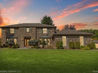 2456 Red Maple Dr, Troy, MI 48098