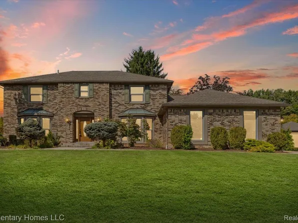 2456 Red Maple Dr, Troy, MI 48098
