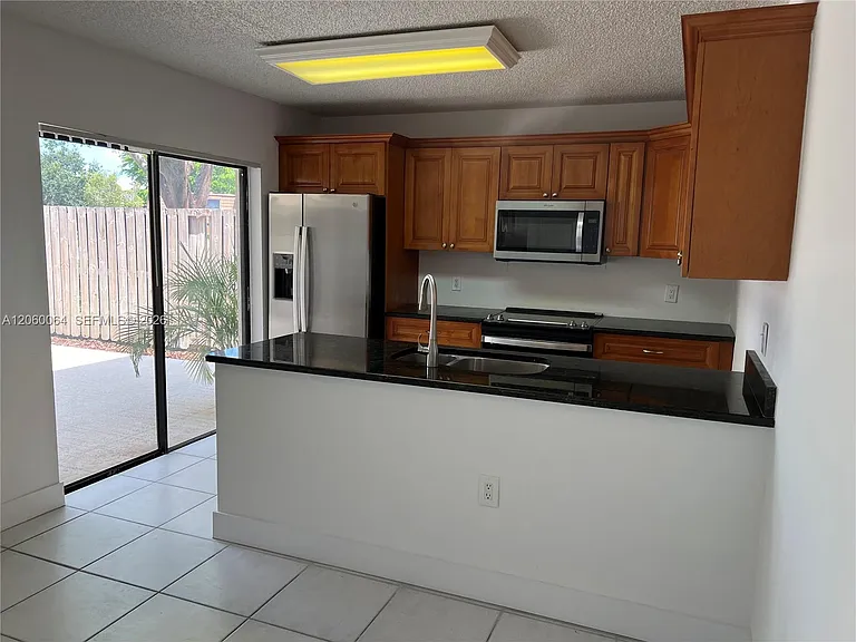 9105 SW 19th Pl #A — Photo 7