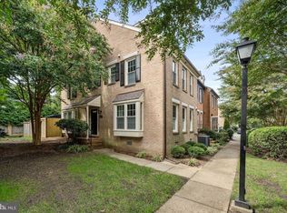 452 W Glebe Rd, Alexandria, VA 22305