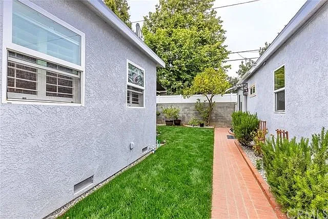6427 W 85th Pl — Photo 3
