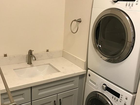 5th image of 10 Forrest Ave #2