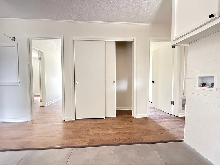 1556 Gibson St — Photo 13