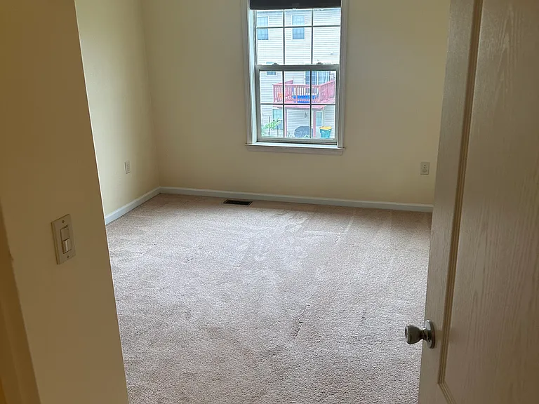 103 Stonecrest Ln — Photo 4